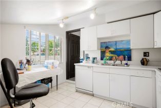 Single Family Residence, 22633 Crespi st, Woodland Hills, CA 91364 - 39