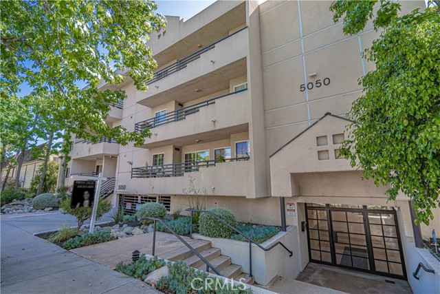 Condominium, 5050 Coldwater Canyon ave, Sherman Oaks, CA 91423 - 1