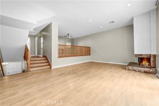 Townhouse, 5263 Newcastle ave, Encino, CA 91316 - 3