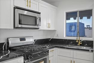 Condominium, 18530 Hatteras, Tarzana, CA 91356 - 4