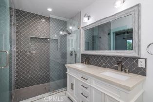 Single Family Residence, 5040 Varna ave, Sherman Oaks, CA 91423 - 14