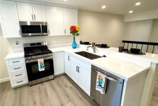 Townhouse, 22271 Erwin st, Woodland Hills, CA 91367 - 5