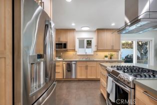 Single Family Residence, 21407 Rios st, Woodland Hills, CA 91364 - 13