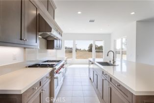 Single Family Residence, 11092 Woodcrest ct, Chatsworth, CA 91311 - 14