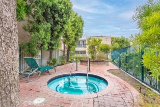 Condominium, 18307 Burbank blvd, Tarzana, CA 91356 - 18