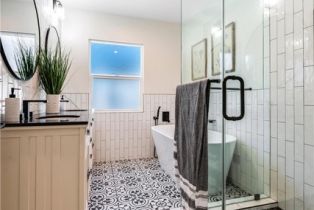 Single Family Residence, 22919 Leonora dr, Woodland Hills, CA 91367 - 4