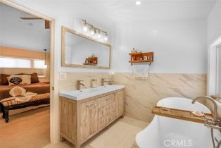 Single Family Residence, 22960 Crespi st, Woodland Hills, CA 91364 - 27