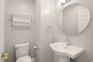 Single Family Residence, 22055 Del Valle st, Woodland Hills, CA 91364 - 22