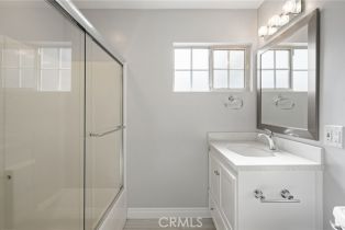 Single Family Residence, 22055 Del Valle st, Woodland Hills, CA 91364 - 24