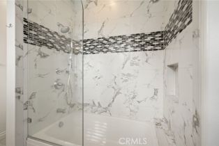 Single Family Residence, 22055 Del Valle st, Woodland Hills, CA 91364 - 33