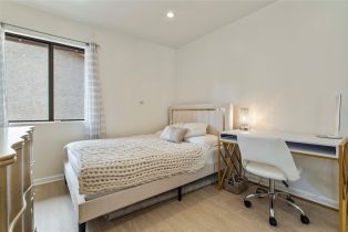 Condominium, 5720 Owensmouth Ave #152, Woodland Hills, CA 91367 - 12