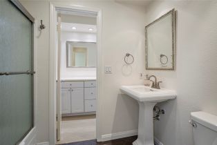 Condominium, 5720 Owensmouth Ave #152, Woodland Hills, CA 91367 - 13