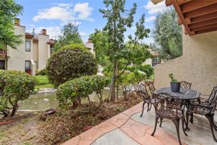 Condominium, 5720 Owensmouth Ave #152, Woodland Hills, CA  Woodland Hills, CA 91367