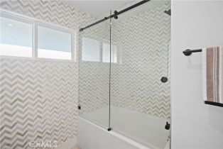 Single Family Residence, 6428 Kessler ave, Woodland Hills, CA 91367 - 24