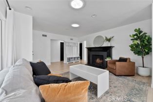 Single Family Residence, 14332 Roblar pl, Sherman Oaks, CA 91423 - 4