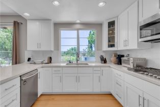 Single Family Residence, 5637 Como cir, Woodland Hills, CA 91367 - 19