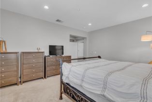 Single Family Residence, 5637 Como cir, Woodland Hills, CA 91367 - 30