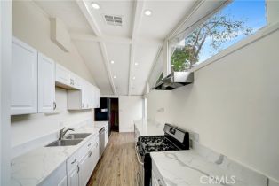 Single Family Residence, 19706 Victory blvd, Woodland Hills, CA 91367 - 11