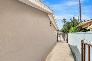 Single Family Residence, 19706 Victory blvd, Woodland Hills, CA 91367 - 42