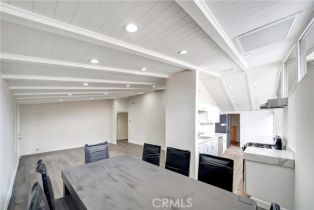 Single Family Residence, 19706 Victory blvd, Woodland Hills, CA 91367 - 9