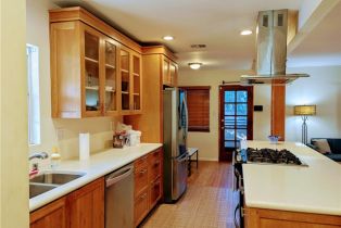 Single Family Residence, 15123 Killion st, Sherman Oaks, CA 91411 - 15