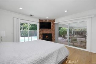 Single Family Residence, 22335 Kittridge st, Woodland Hills, CA 91303 - 11