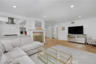 Single Family Residence, 22335 Kittridge st, Woodland Hills, CA 91303 - 4