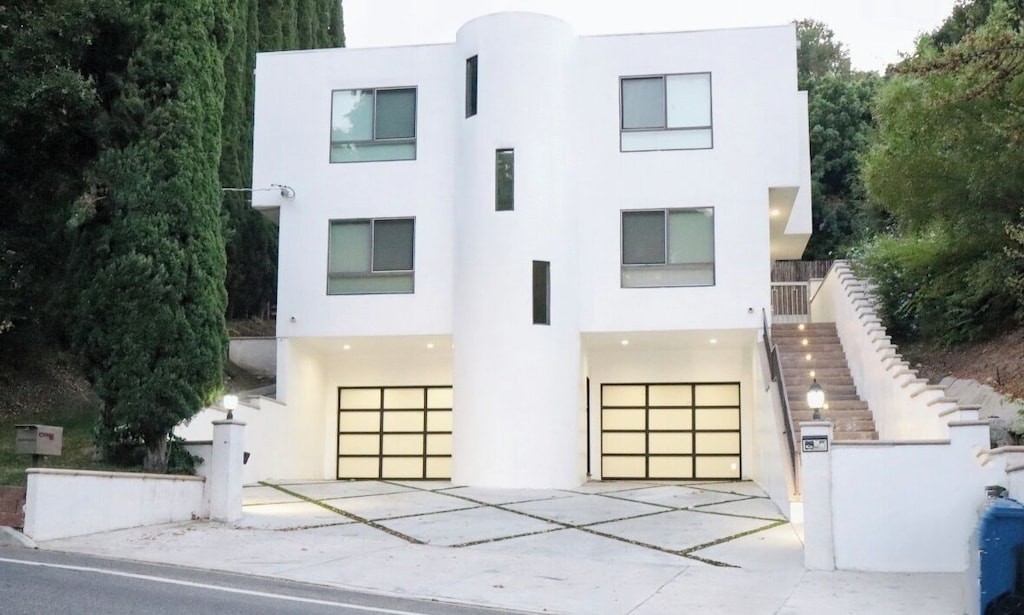 Single Family Residence, 3921 Beverly Glen blvd, Sherman Oaks, CA 91423 - 1