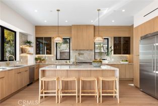 Single Family Residence, 22640 Clarendon st, Woodland Hills, CA 91367 - 22