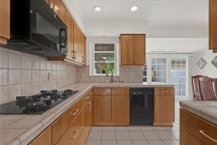 Single Family Residence, 4854 Ranchito ave, Sherman Oaks, CA 91423 - 14