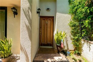 Condominium, 18759 Hatteras st, Tarzana, CA 91356 - 2