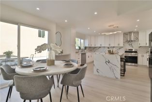 Residential Income, 22133 Victory blvd, Woodland Hills, CA 91303 - 12