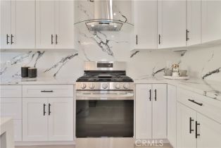 Residential Income, 22133 Victory blvd, Woodland Hills, CA 91303 - 14