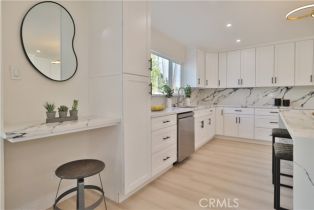 Residential Income, 22133 Victory blvd, Woodland Hills, CA 91303 - 20