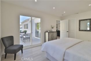 Residential Income, 22133 Victory blvd, Woodland Hills, CA 91303 - 22