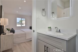 Residential Income, 22133 Victory blvd, Woodland Hills, CA 91303 - 24