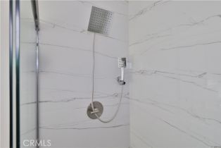 Residential Income, 22133 Victory blvd, Woodland Hills, CA 91303 - 25