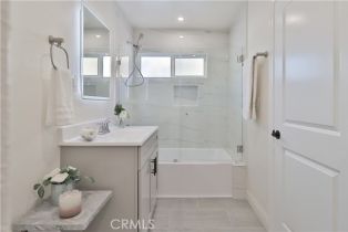 Residential Income, 22133 Victory blvd, Woodland Hills, CA 91303 - 38