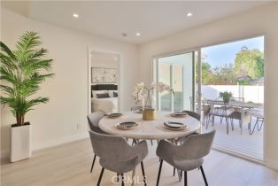 Residential Income, 22133 Victory blvd, Woodland Hills, CA 91303 - 40