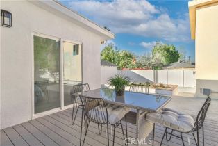 Residential Income, 22133 Victory blvd, Woodland Hills, CA 91303 - 41