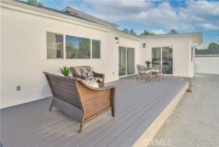 Residential Income, 22133 Victory blvd, Woodland Hills, CA 91303 - 43