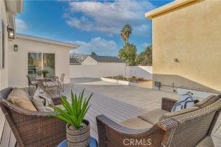 Residential Income, 22133 Victory blvd, Woodland Hills, CA 91303 - 44