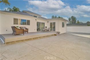 Residential Income, 22133 Victory blvd, Woodland Hills, CA 91303 - 45