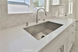 Residential Income, 22133 Victory blvd, Woodland Hills, CA 91303 - 49