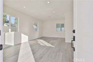 Residential Income, 22133 Victory blvd, Woodland Hills, CA 91303 - 52