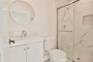 Residential Income, 22133 Victory blvd, Woodland Hills, CA 91303 - 59