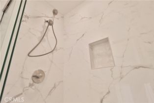 Residential Income, 22133 Victory blvd, Woodland Hills, CA 91303 - 60