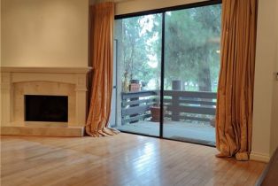 Townhouse, 21820 Marylee street, Woodland Hills, CA 91367 - 6