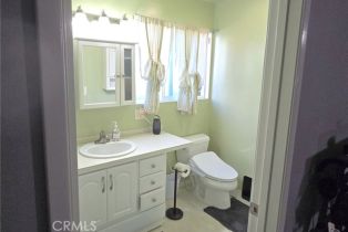 Single Family Residence, 16701 Chatsworth st, Granada Hills, CA 91344 - 18