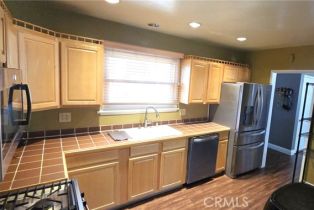 Single Family Residence, 16701 Chatsworth st, Granada Hills, CA 91344 - 5